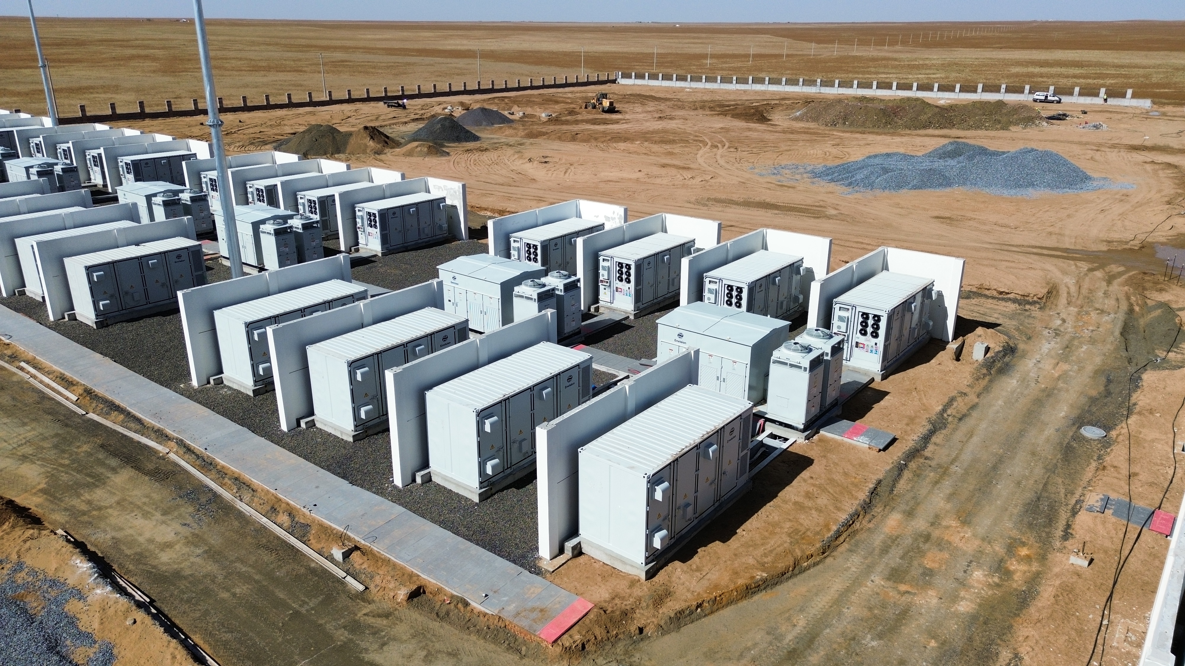锡盟1000MW独立储能电站磷酸铁锂电池预制舱 - 银河电力储能工程